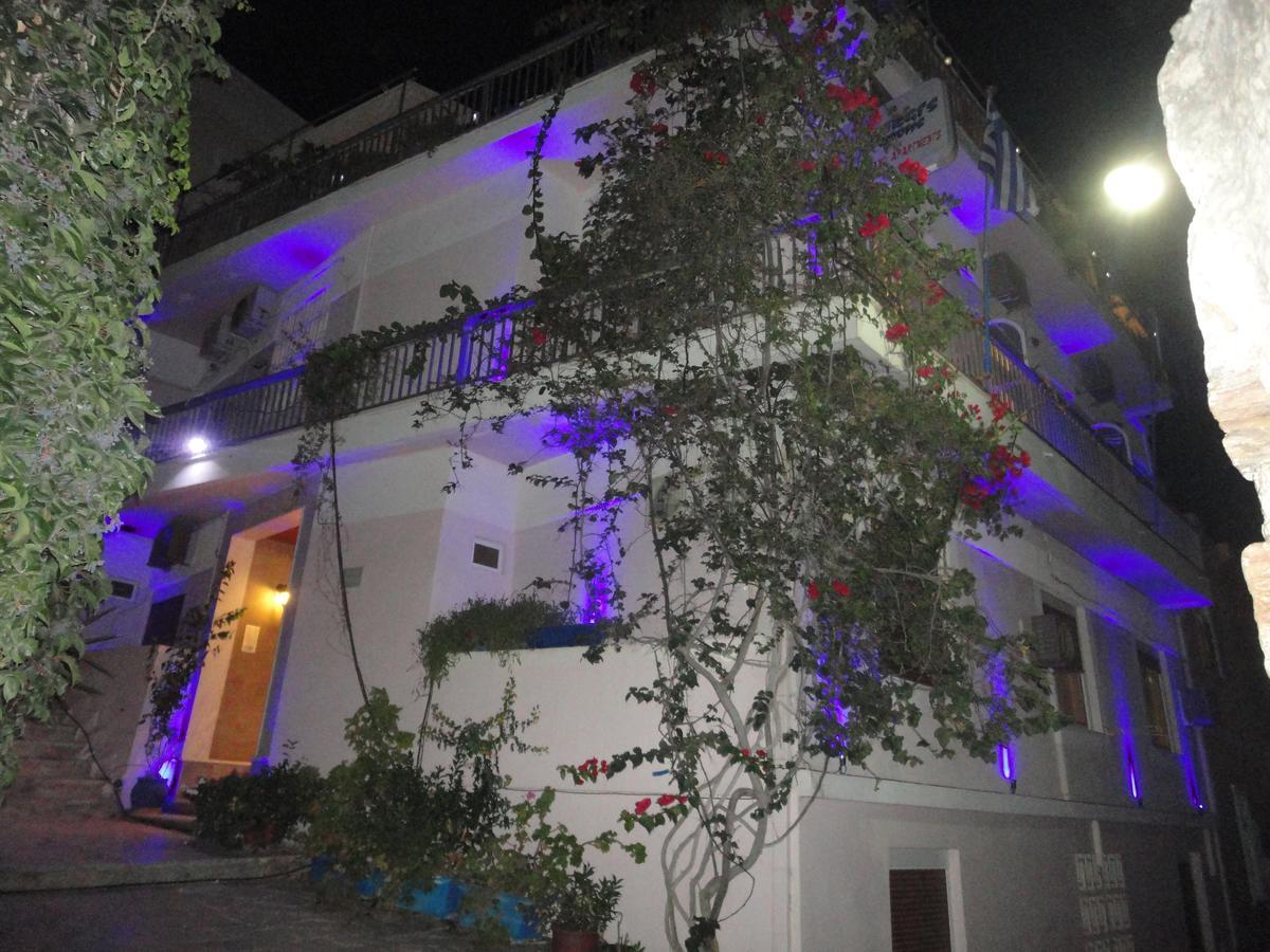 Apergis Rooms Ermoupoli Dış mekan fotoğraf